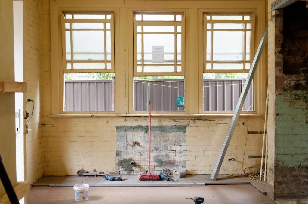 How to Sell a Fixer-Upper House Fast in the Bay Area
